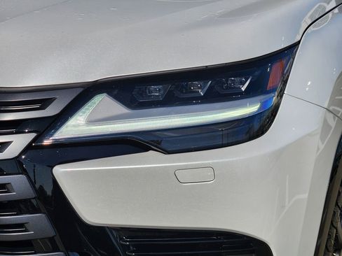 Used 2025 Lexus LX 700h Overtrail w/ Accessory Package (Z1) image 9