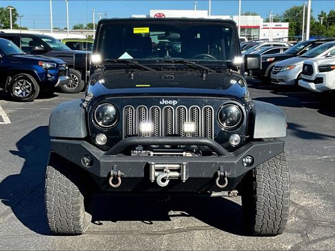 Used 2015 Jeep Wrangler Sport w/ Connectivity Group AWD/4WD image 2