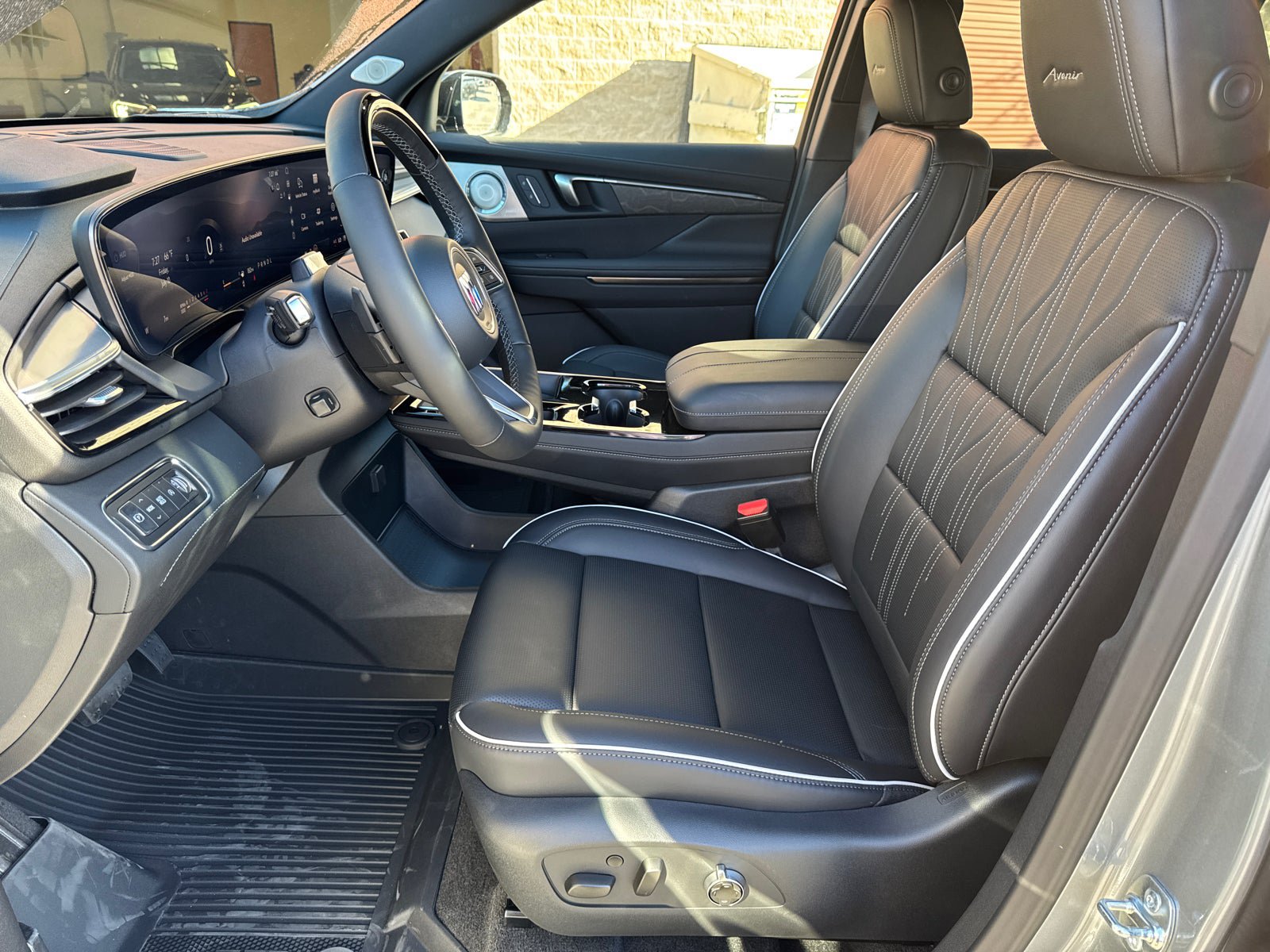 Used 2026 Buick Enclave Avenir w/ Super Cruise Package FWD image 31