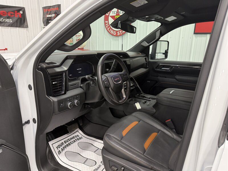 Used 2026 GMC Sierra 2500 AT4 AWD/4WD image 6