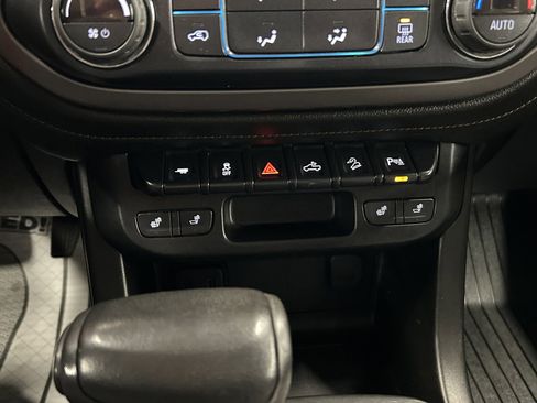 Used 2021 GMC Canyon AT4 image 33