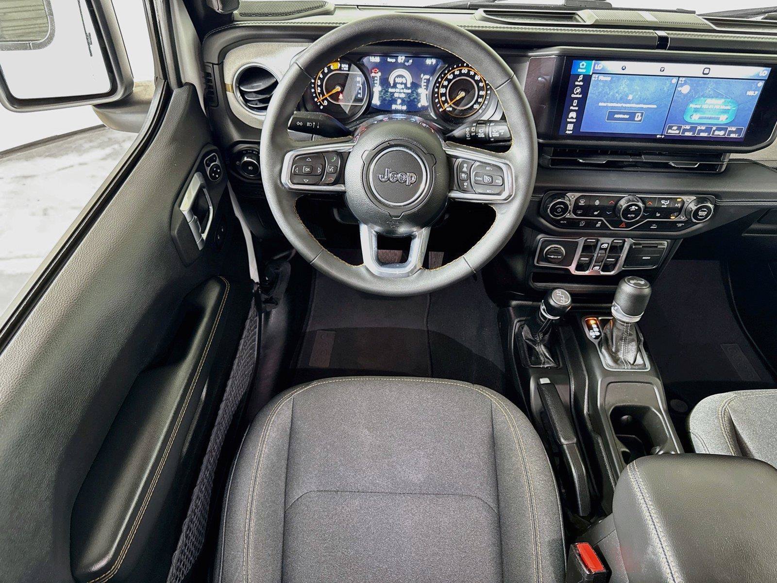 Used 2025 Jeep Wrangler Unlimited Sahara AWD/4WD image 48