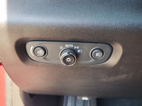 Used 2019 Chevrolet Traverse LT w/ LT Premium Package FWD image 23