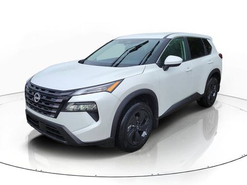 New 2026 Nissan Rogue SV image 3