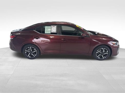 Used 2024 Nissan Sentra SV FWD image 7