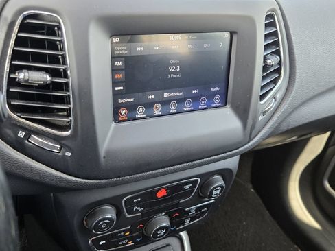 Used 2019 Jeep Compass Latitude w/ Safety & Security Group FWD image 21