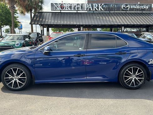 Used 2023 Toyota Camry SE w/ Convenience Package image 5