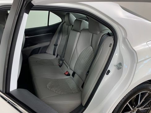 Used 2023 Toyota Camry SE image 25