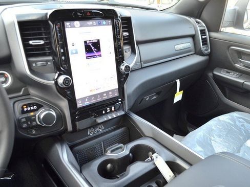 New 2026 RAM 1500 4x4 Crew Cab image 21