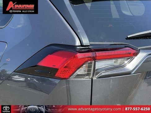 Used 2023 Toyota RAV4 LE AWD/4WD image 14