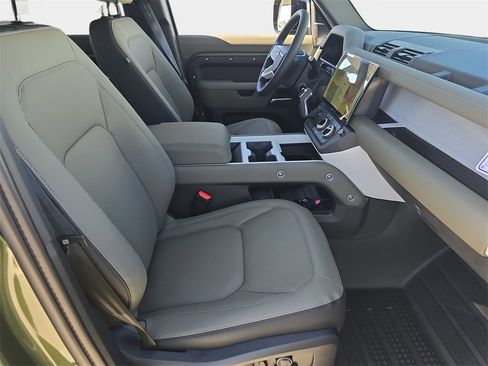 New 2026 Land Rover Defender 110 S image 10