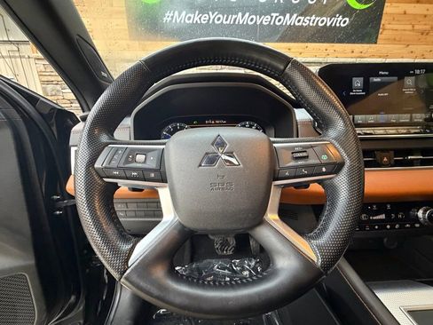 Used 2022 Mitsubishi Outlander SEL image 17