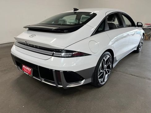 Used 2024 Hyundai Ioniq 6 SEL RWD image 3