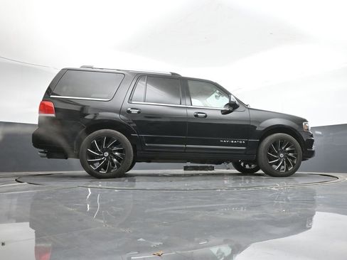 Used 2017 Lincoln Navigator Select image 43