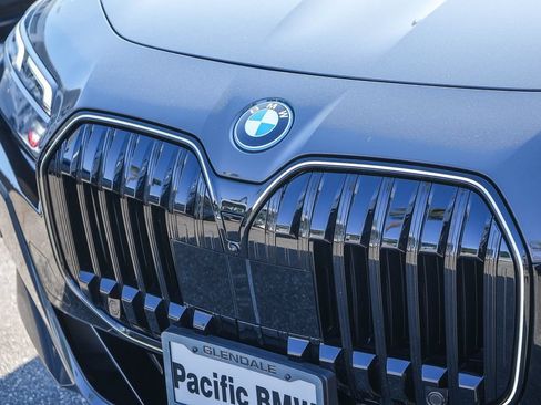 Used 2026 BMW 750e xDrive AWD/4WD image 10