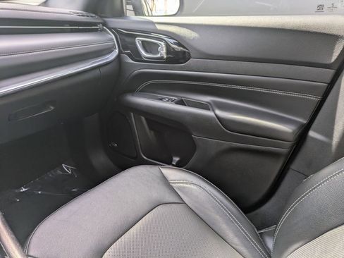Used 2022 Jeep Compass High Altitude AWD/4WD image 18