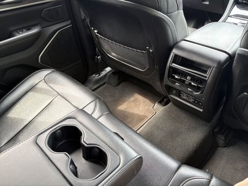 Used 2024 Jeep Grand Cherokee Limited 4xe AWD/4WD image 18