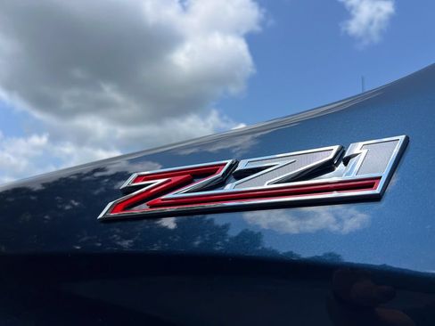 Used 2022 Chevrolet Silverado 1500 LTZ w/ LTZ Premium Package AWD/4WD image 3