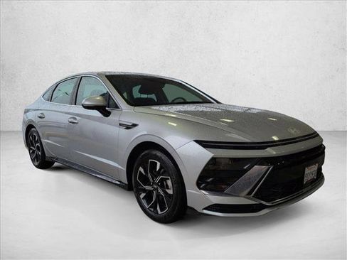 Used 2025 Hyundai Sonata SEL image 3
