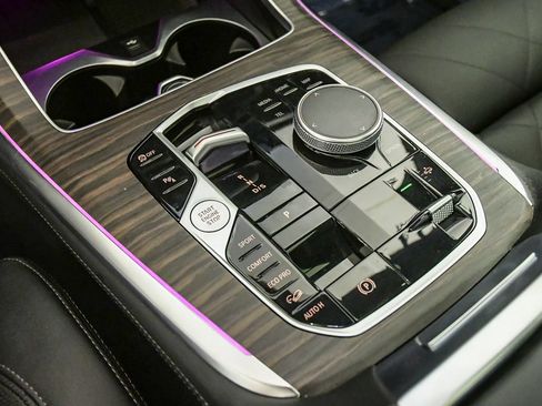 Used 2024 BMW X7 xDrive40i w/ M Sport Package AWD/4WD image 22