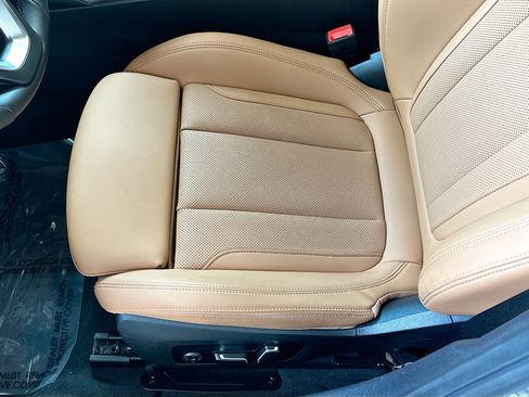 Certified 2024 BMW 330i Sedan w/ Convenience Package image 19