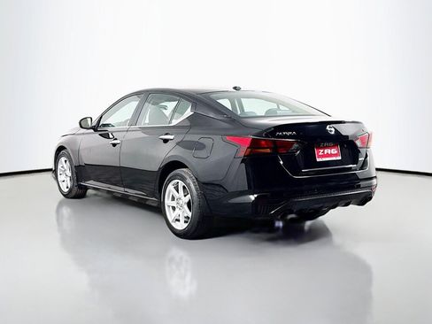 Used 2022 Nissan Altima 2.5 SV w/ SV Premium Package AWD/4WD image 3