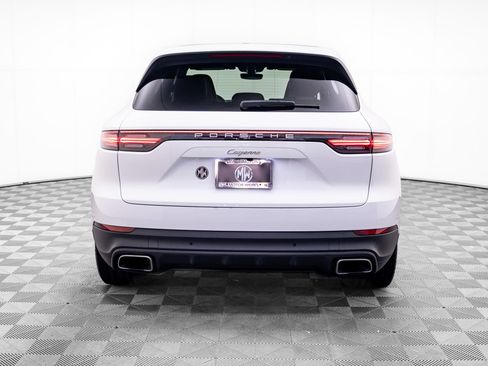 Used 2023 Porsche Cayenne AWD/4WD image 10