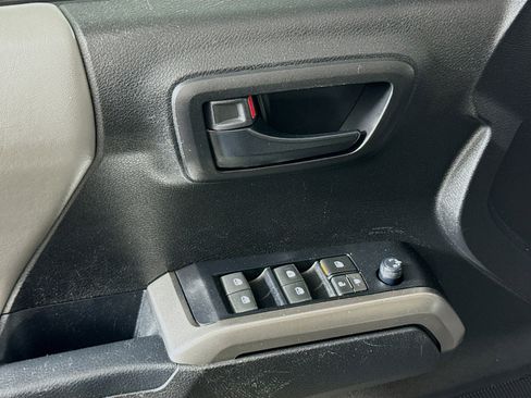 Used 2021 Toyota Tacoma SR5 image 18