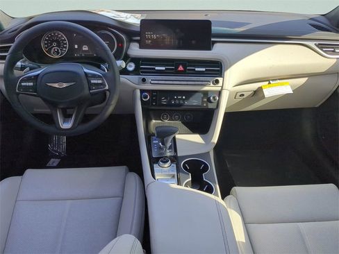 Used 2025 Genesis G70 2.5T image 12