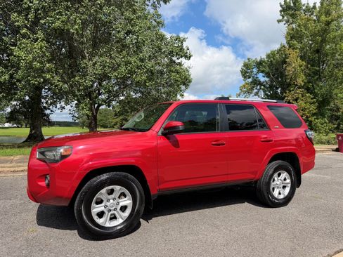 Used 2021 Toyota 4Runner SR5 RWD image 1