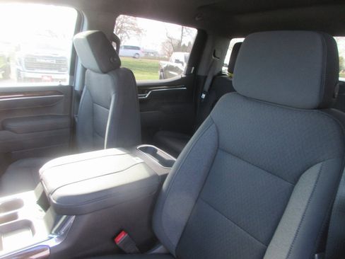 New 2026 GMC Sierra 1500 Elevation image 14