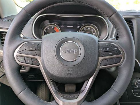 Certified 2022 Jeep Cherokee Latitude Lux w/ Sun & Sound Group AWD/4WD image 19