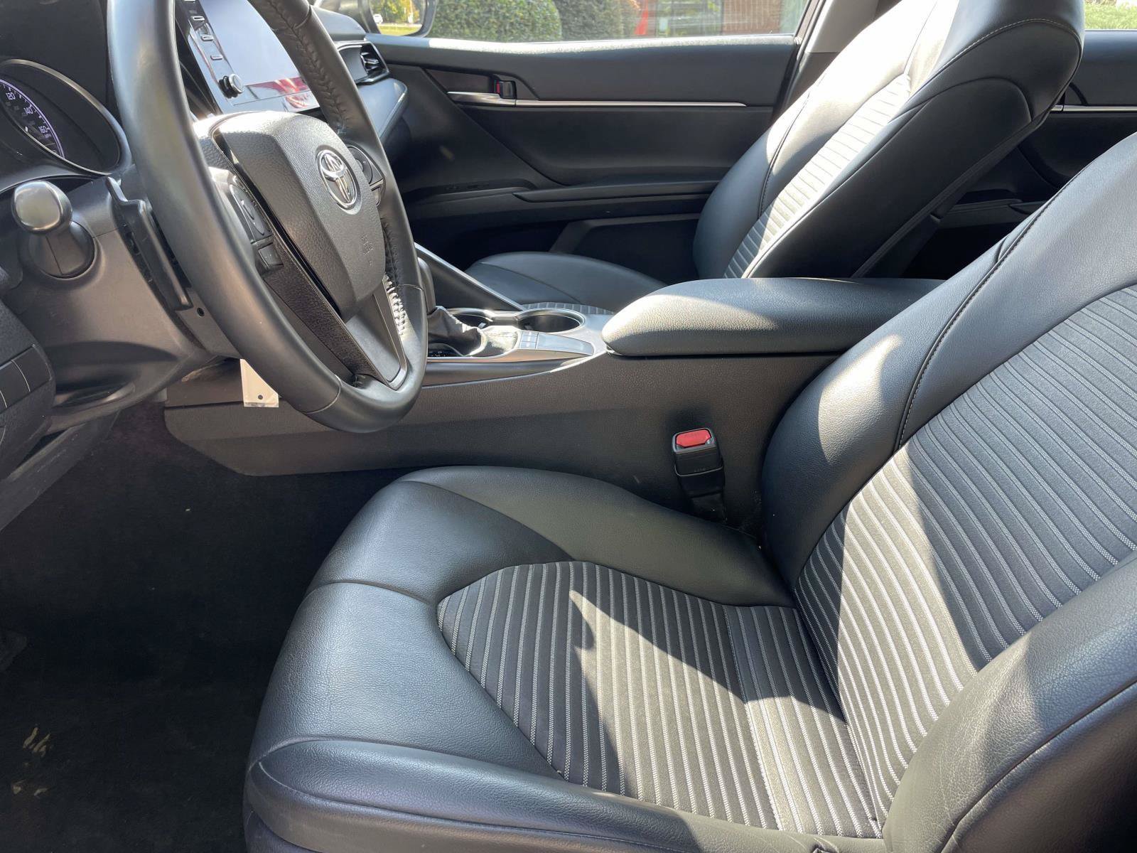 Used 2023 Toyota Camry SE FWD image 12