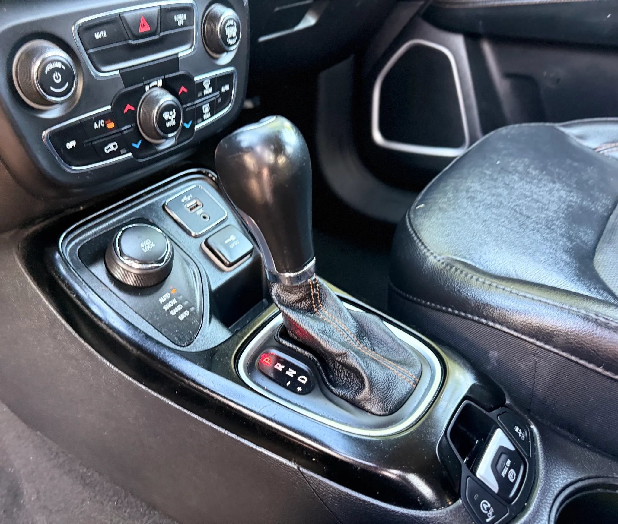 Used 2020 Jeep Compass Limited AWD/4WD image 41