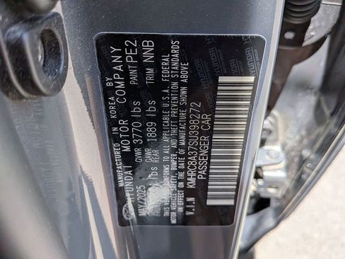 Used 2025 Hyundai Venue SEL FWD image 33