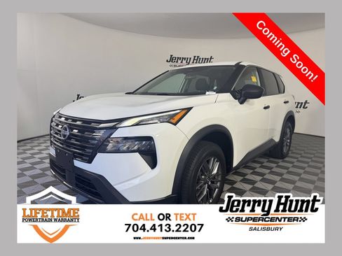 Used 2024 Nissan Rogue S AWD/4WD image 1