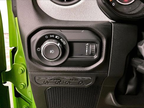Used 2025 Jeep Wrangler Unlimited Sport AWD/4WD image 33