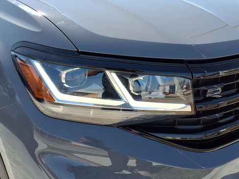 Used 2023 Volkswagen Atlas Cross Sport SEL R-Line image 29