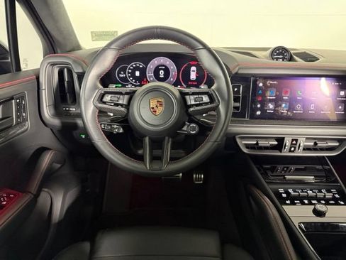 Used 2025 Porsche Cayenne GTS AWD/4WD image 16