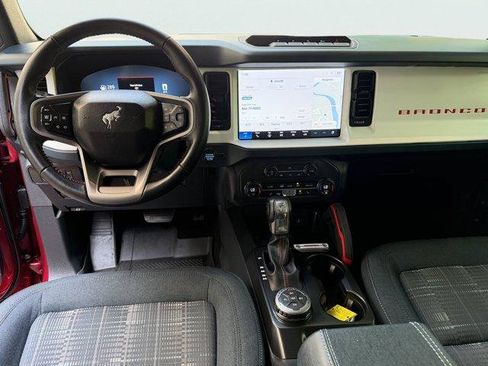 Used 2025 Ford Bronco Heritage Edition AWD/4WD image 2