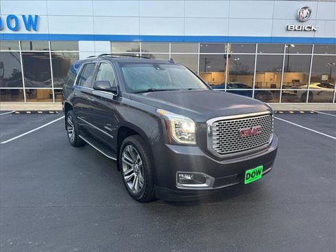 Used 2017 GMC Yukon Denali image 4