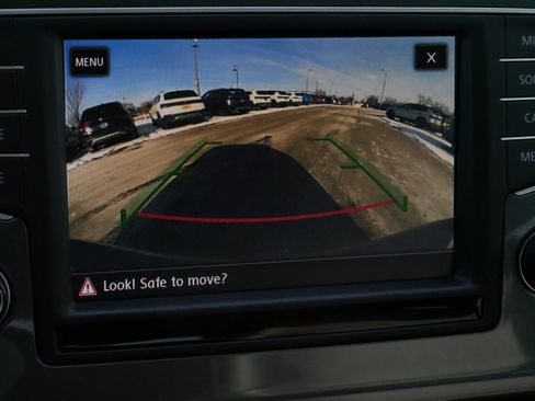 Used 2017 Volkswagen Golf Alltrack SE image 28