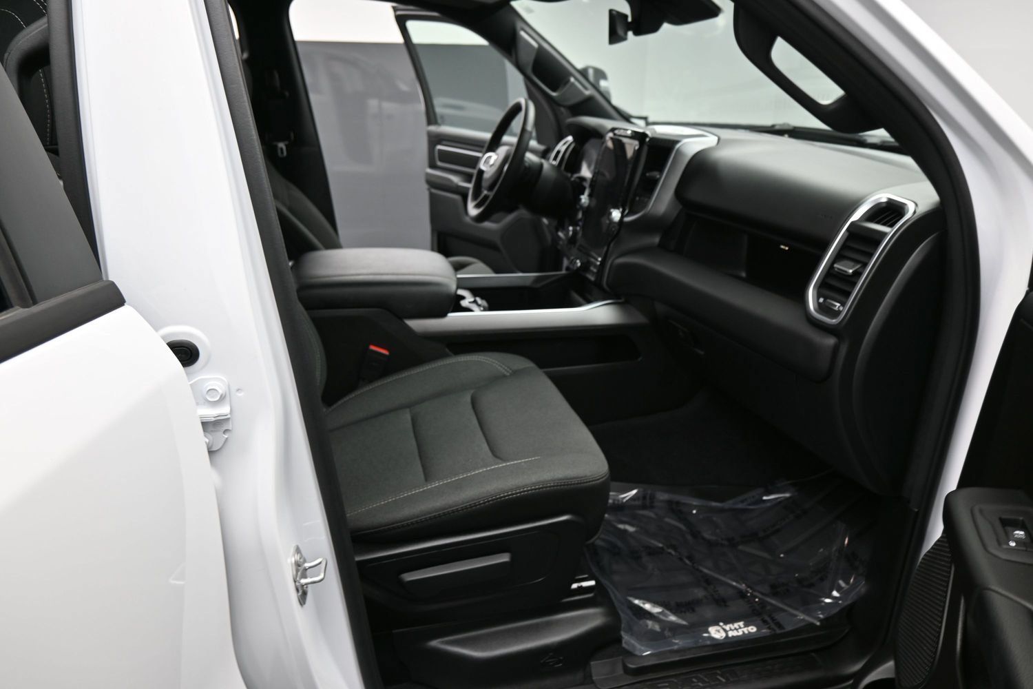 Used 2025 RAM 1500 Big Horn AWD/4WD image 19