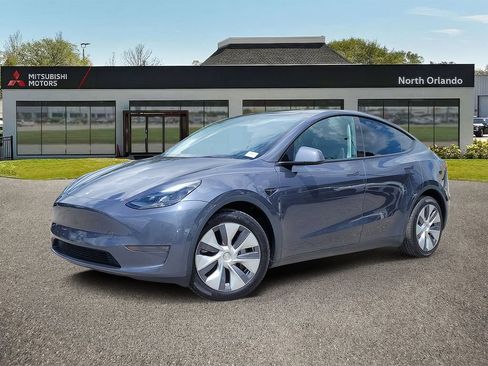 Used 2023 Tesla Model Y Long Range AWD/4WD image 1