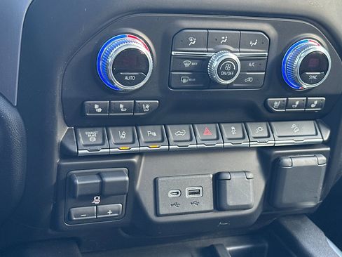 Used 2020 GMC Sierra 2500 SLT w/ SLT Premium Plus Package image 24