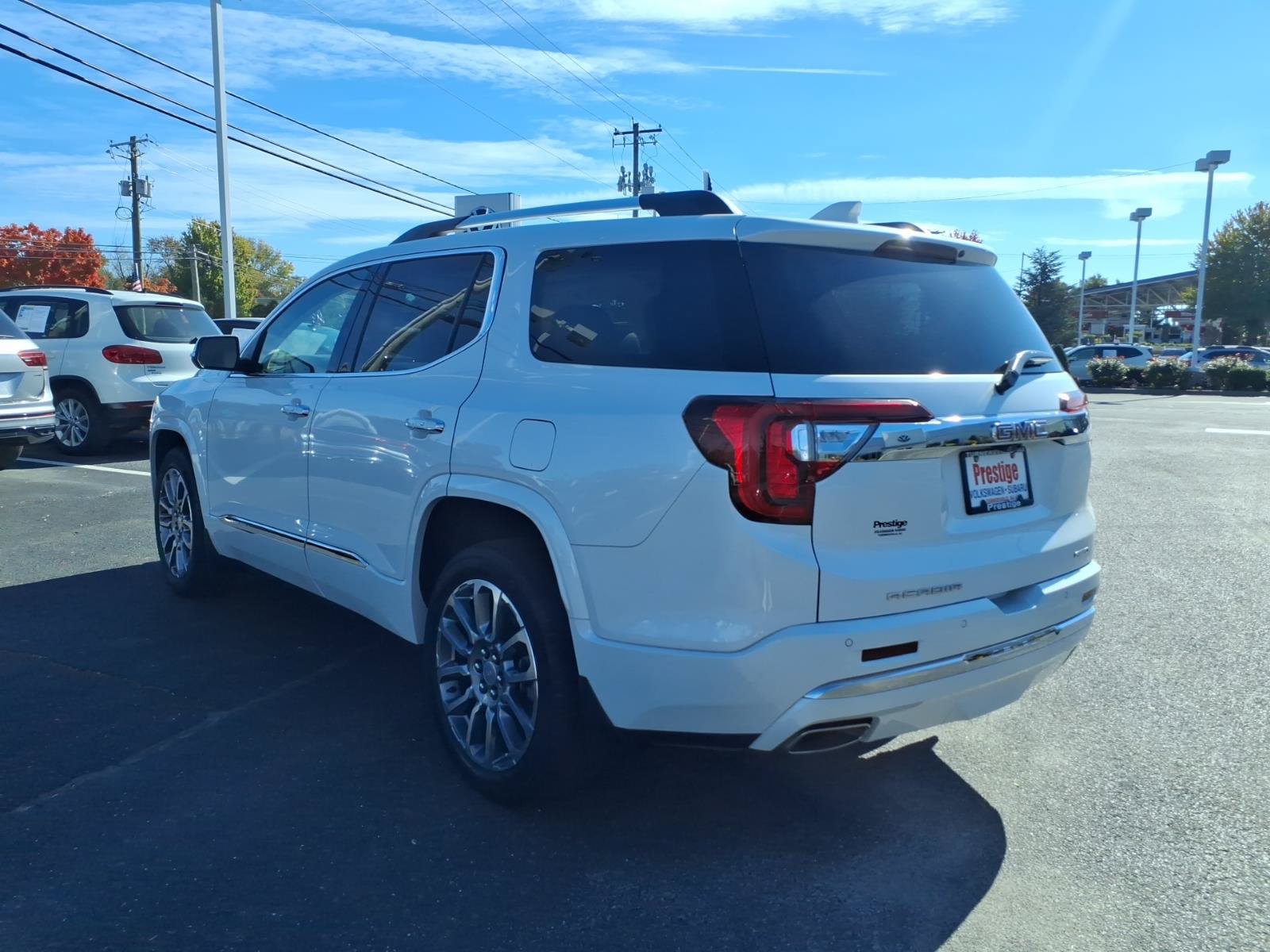Used 2022 GMC Acadia Denali w/ Denali Ultimate Package AWD/4WD image 4