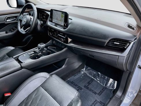 Used 2023 Nissan Rogue Platinum w/ Platinum Premium Package FWD image 35