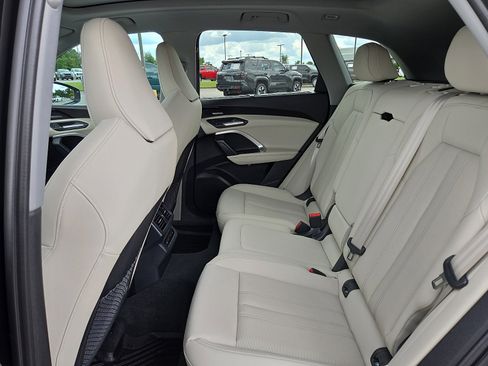 Used 2025 Audi Q5 Prestige AWD/4WD image 10
