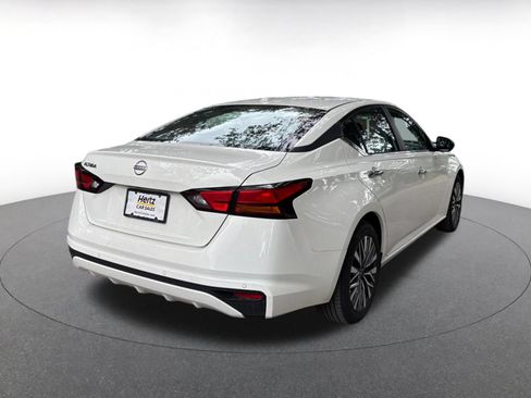 Used 2025 Nissan Altima 2.5 SV FWD image 12