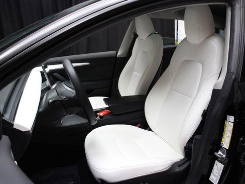 Used 2022 Tesla Model 3 image 54